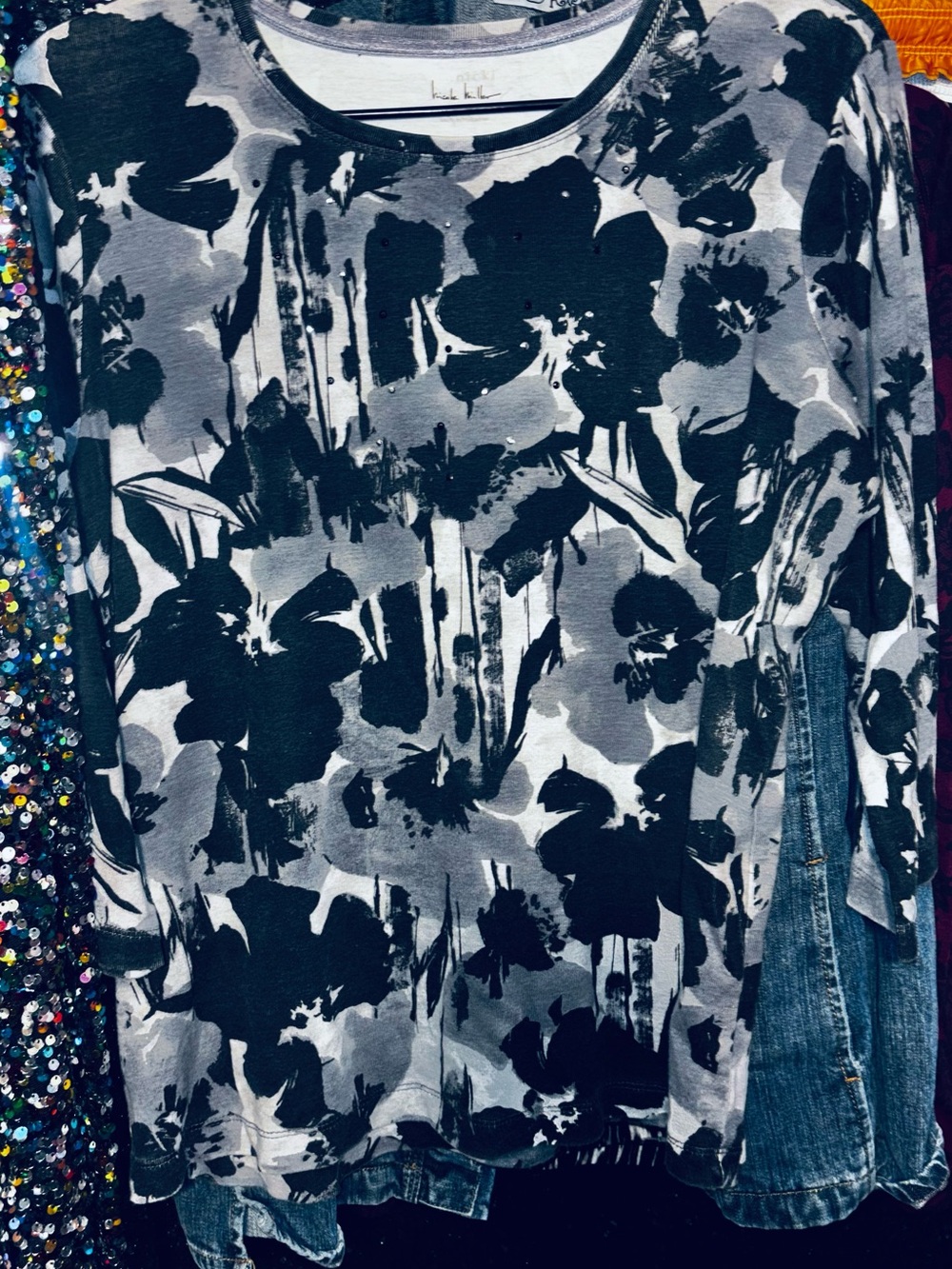 Nicole Miller Black & Gray Floral Long-Sleeve Top